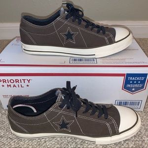 Converse Chuck Taylor One Star Low, Men’s Size 9.5